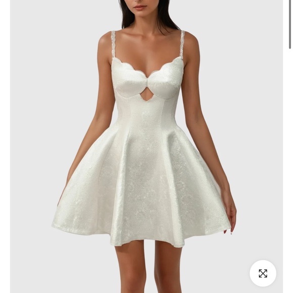 Mew Mews Dresses & Skirts - Chic White Scalloped Mini Dress
